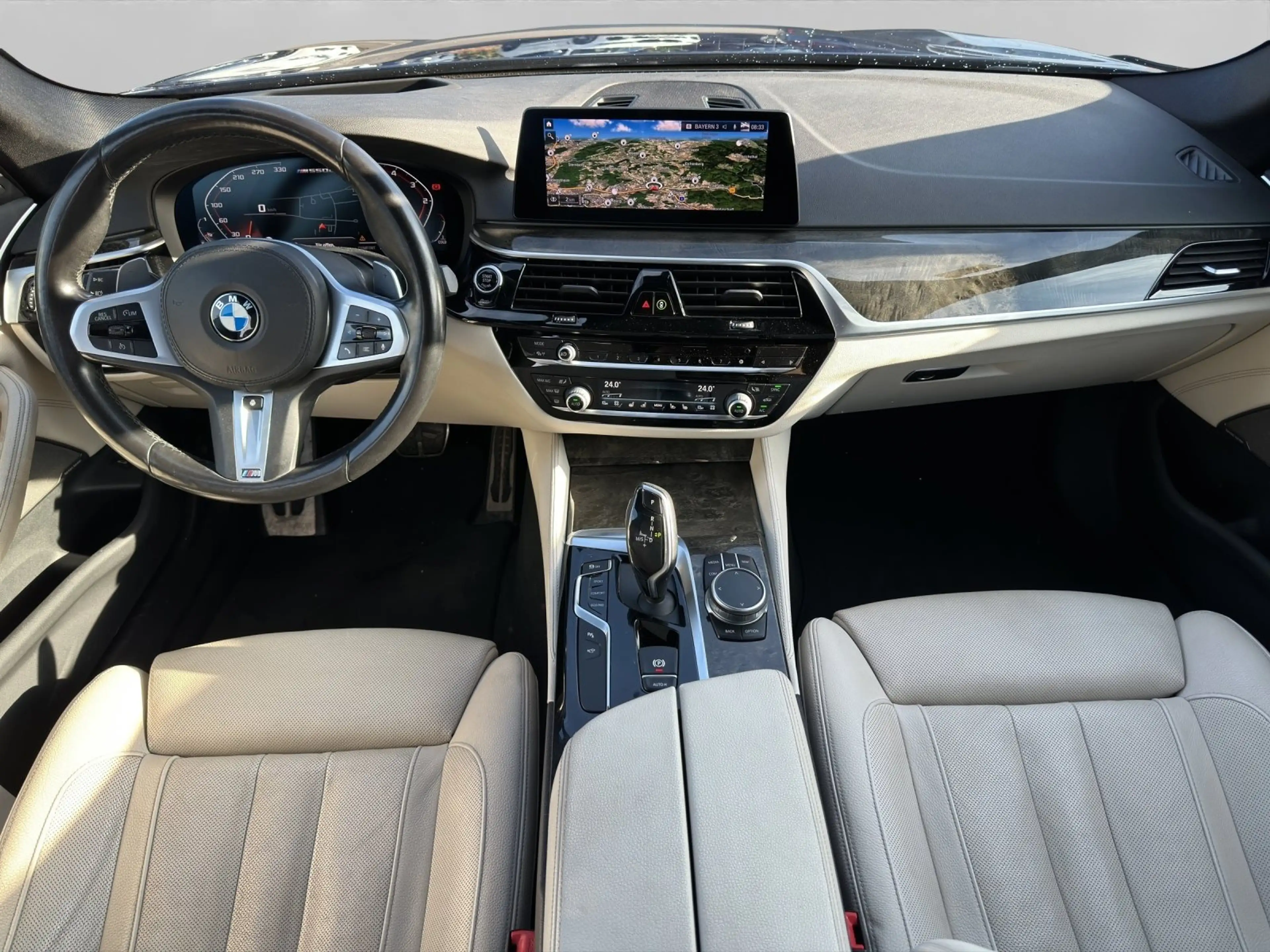 BMW 550 M550d xDrive Limousine Gestiksteuerung Head-Up — photo 9