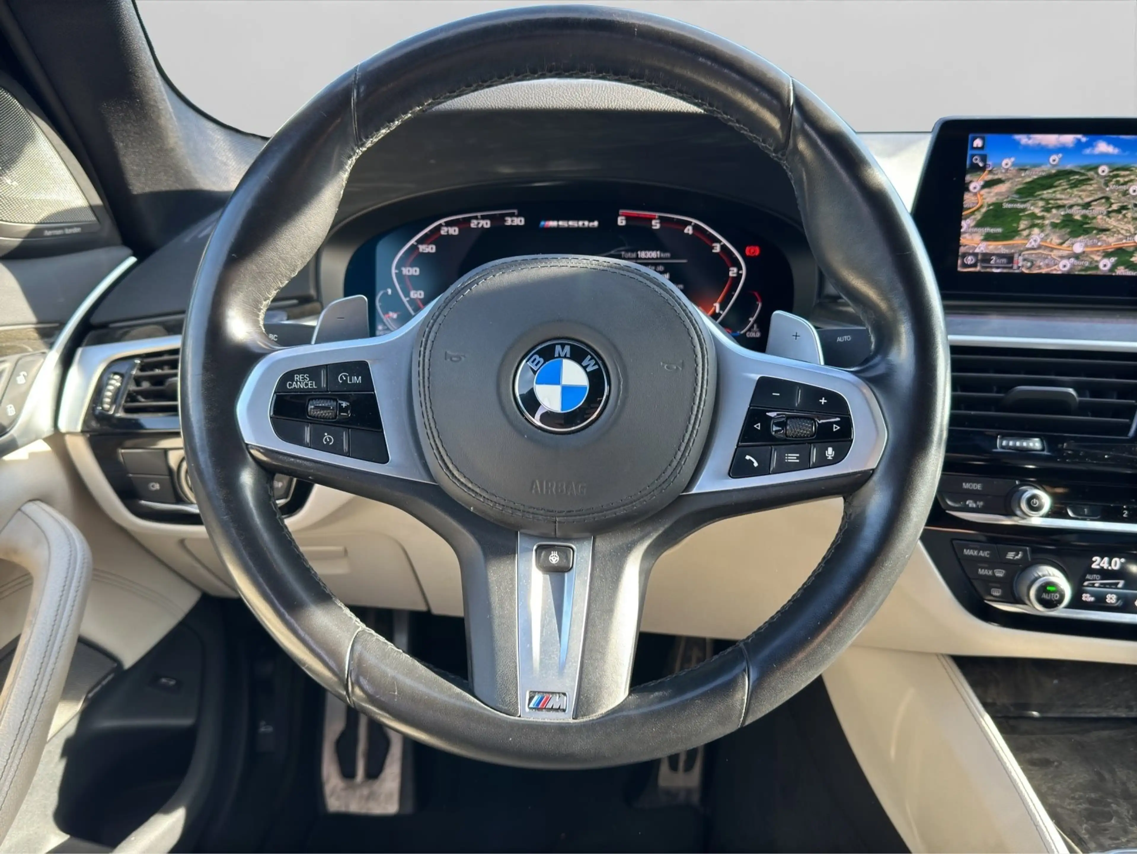 BMW 550 M550d xDrive Limousine Gestiksteuerung Head-Up — photo 10