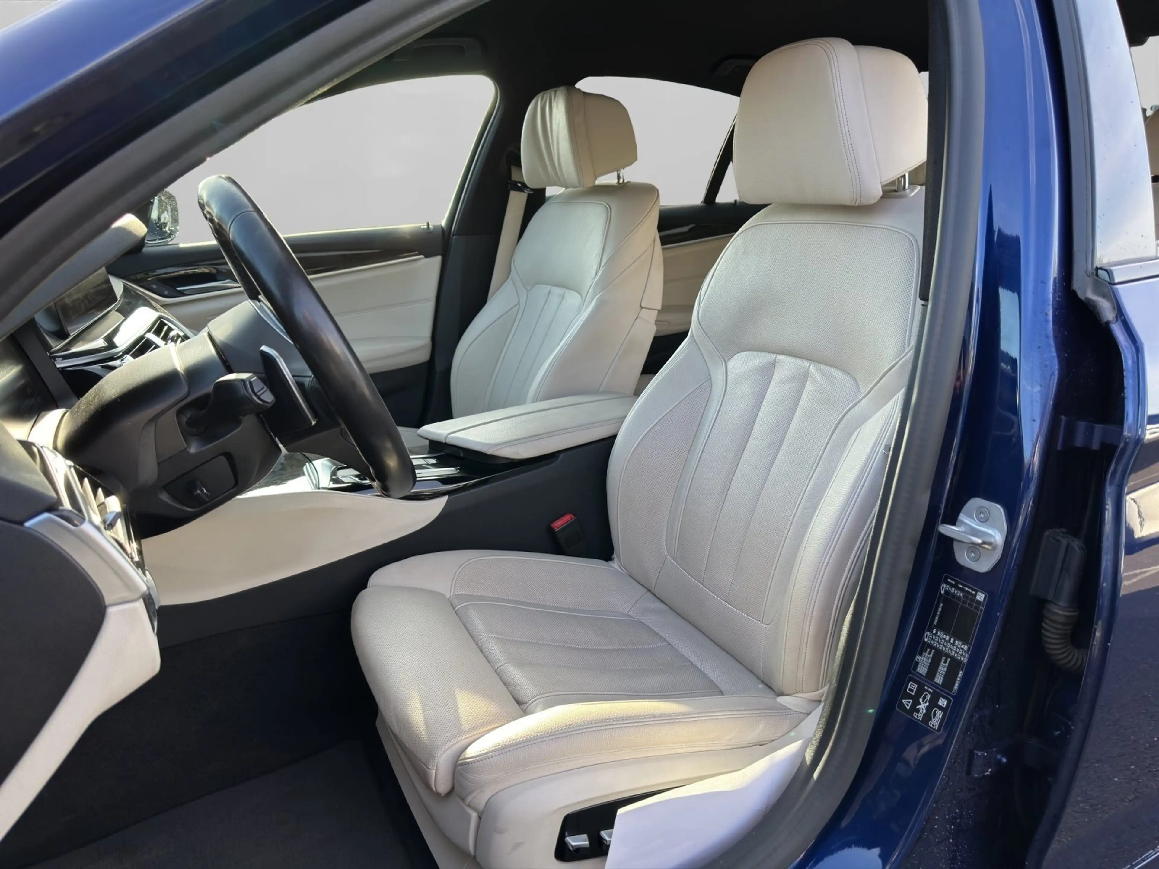 BMW 550 M550d xDrive Limousine Gestiksteuerung Head-Up — photo 7