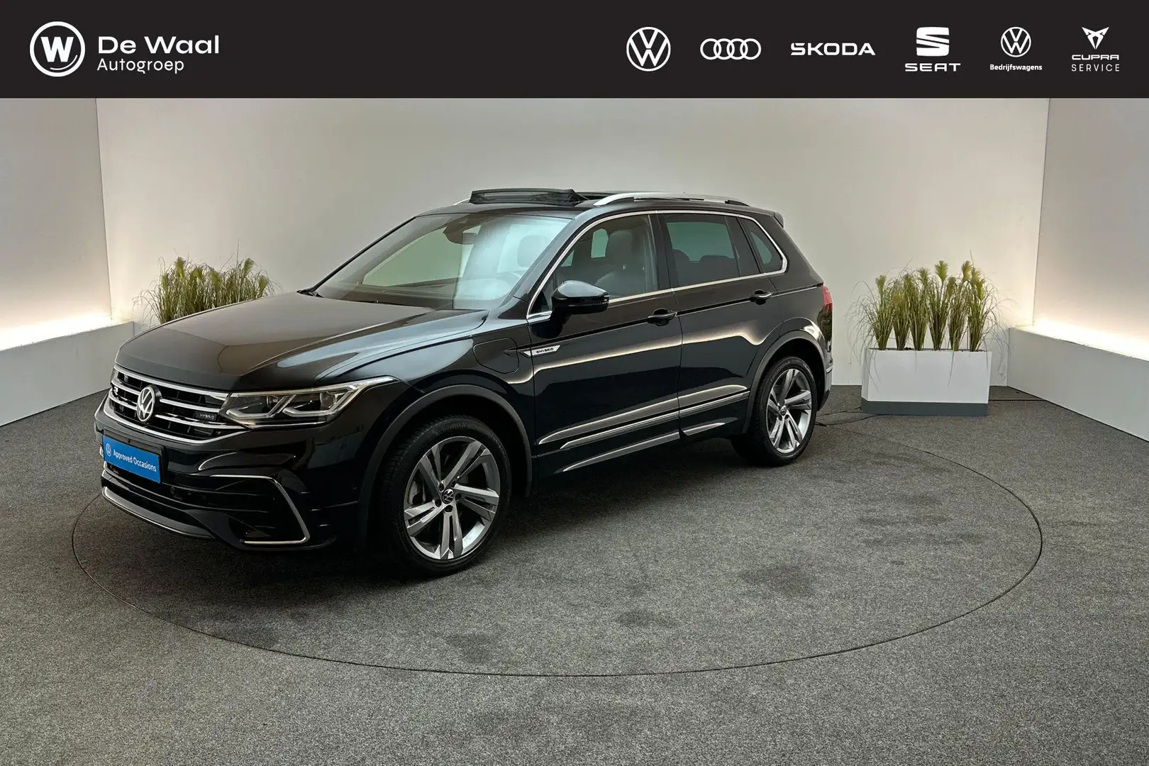 Volkswagen Tiguan 1.4 TSI 245pk DSG eHybrid R-Line Business | Park A Zwart - 1