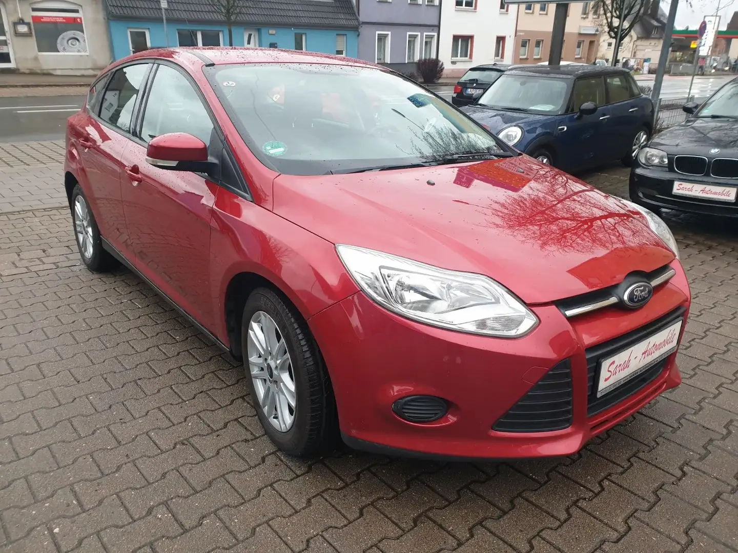 Ford Focus Lim. Trend 2.Hand Mod. 2013 Rot - 2