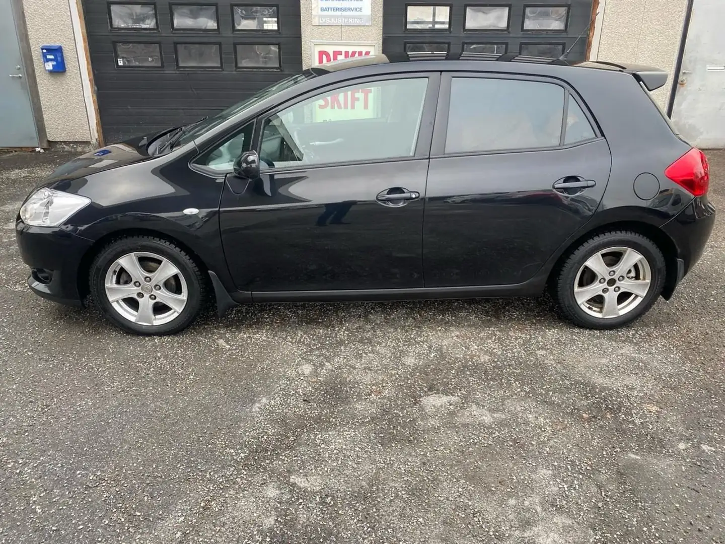 Toyota Auris 1.4 Turbo D4D Luna Automatique Noir - 1