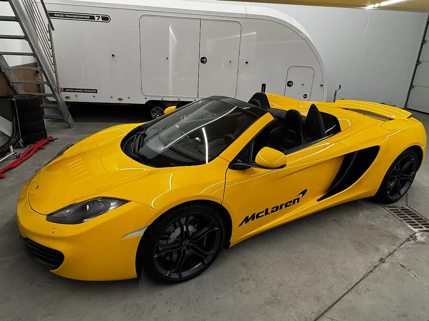McLaren MP4-12C Spider MSO Exportpreis 134.990 € 1 Besitz Samml... Jaune - 2