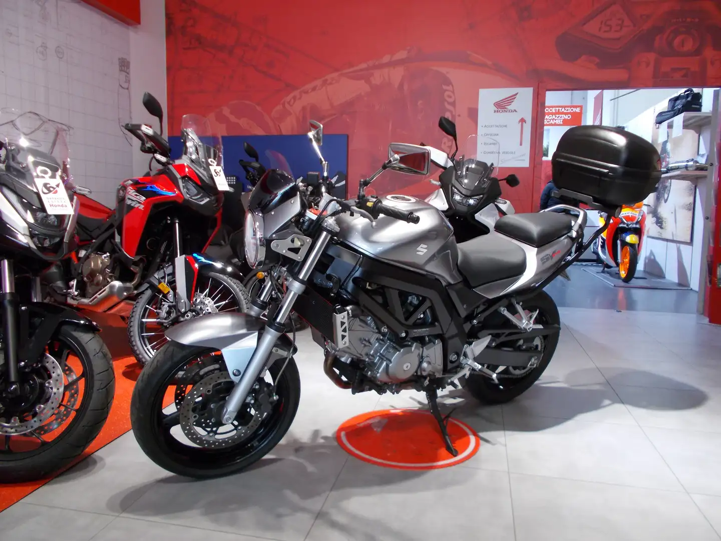 Suzuki SV 650 Grigio - 1