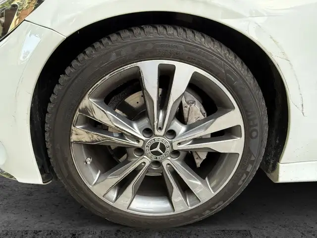 Mercedes-Benz C-Class view 5