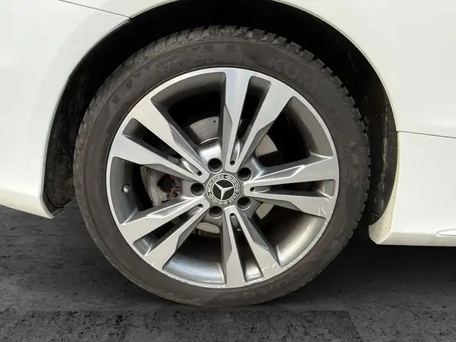 Mercedes-Benz C-Class view 7