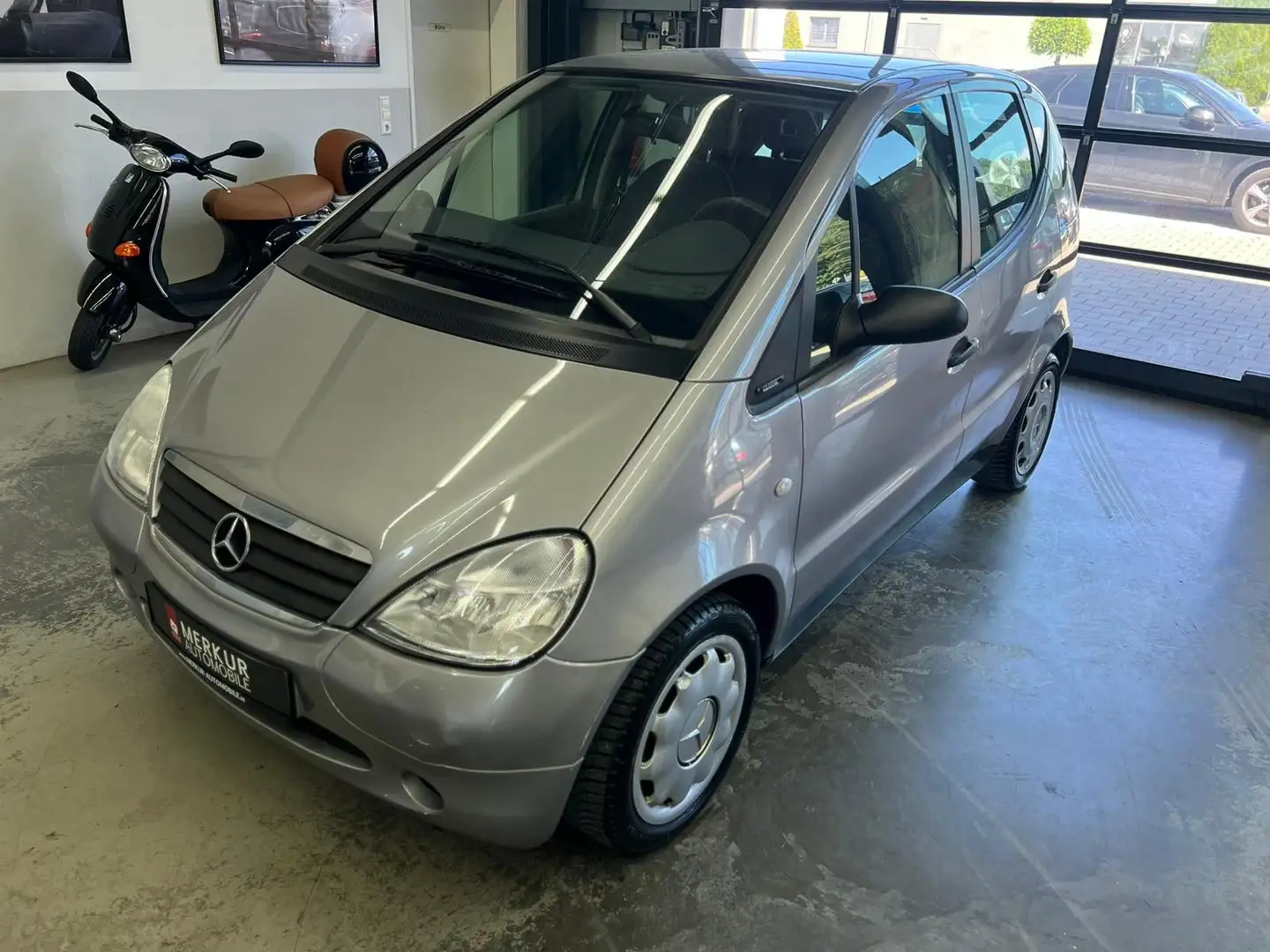 Mercedes-Benz A 140 A140 Classic Automatik+Klima+SHZ+USB+8fach Zilver - 1