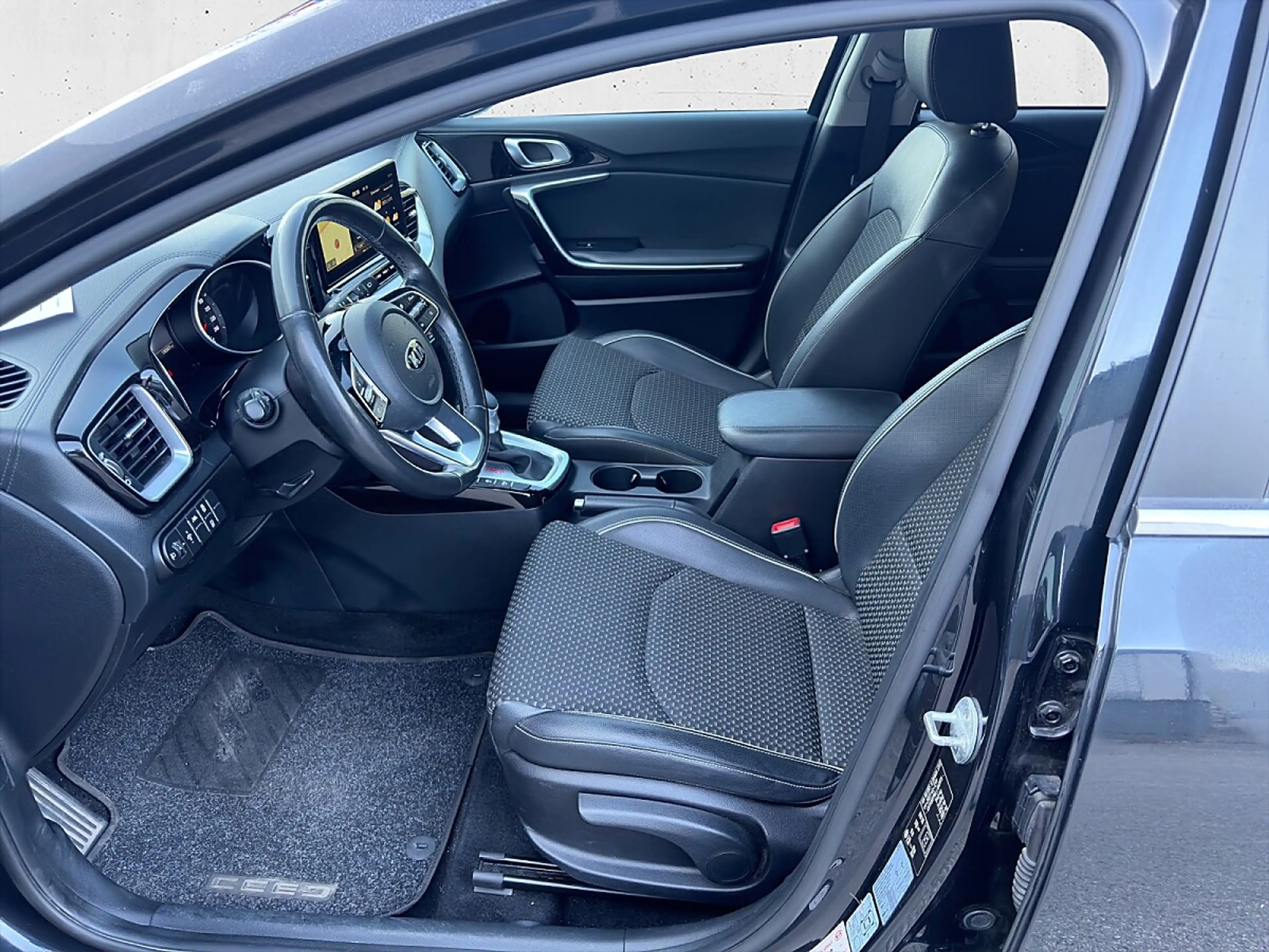 Kia Ceed / cee'd Ceed 1.6 CRDI Gold Autom., — photo 5