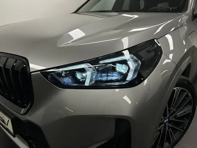 BMW X1 view 8