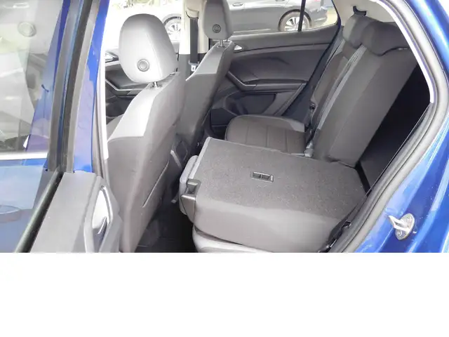 Volkswagen T-Cross view 13