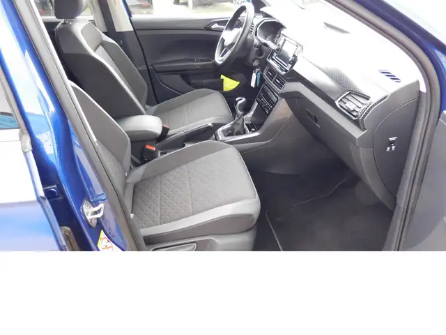 Volkswagen T-Cross view 10