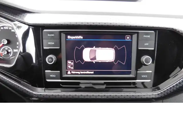 Volkswagen T-Cross view 6