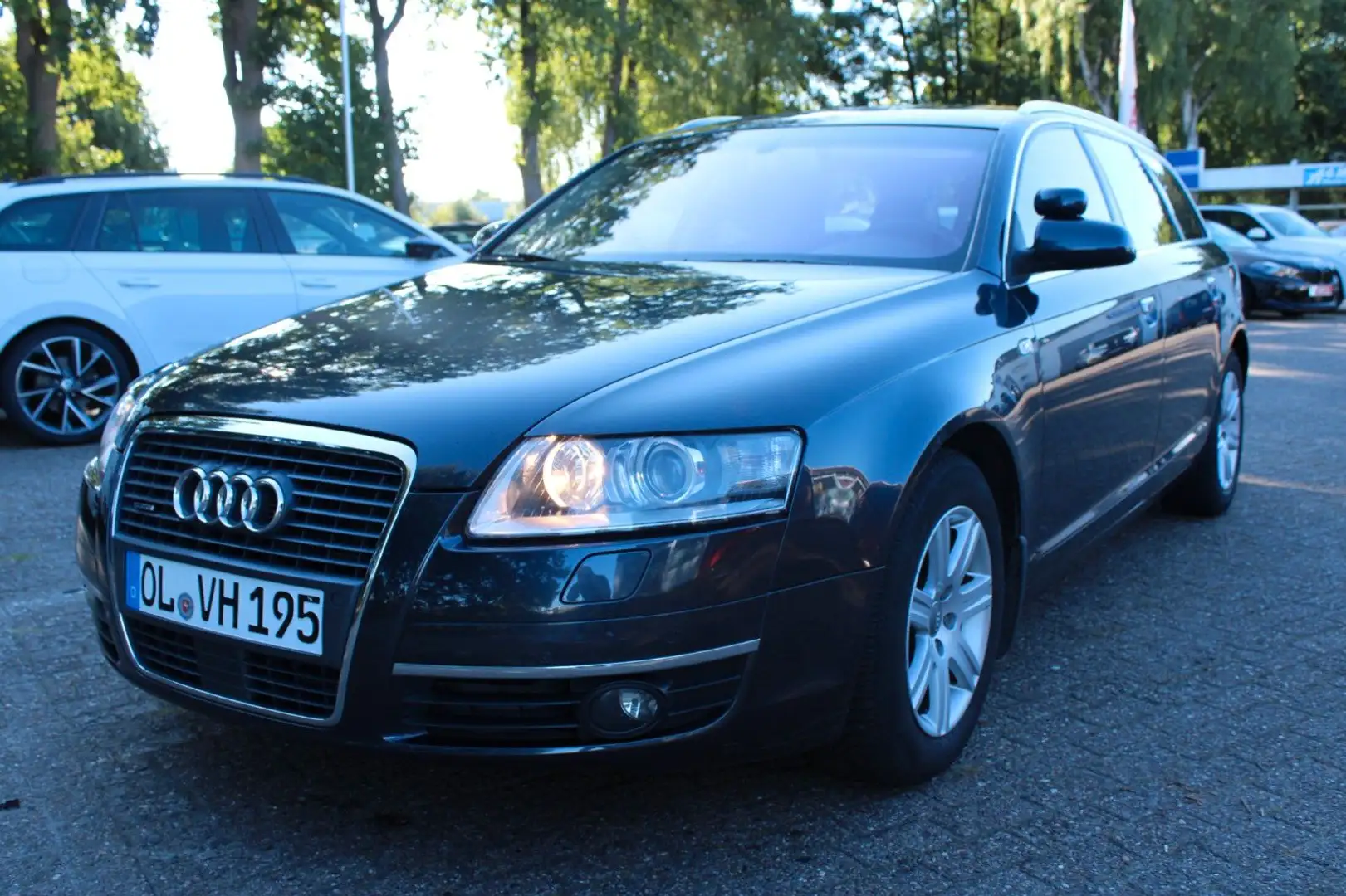 Audi A6 Avant 3.0 TDI quattro Navi SHZ AHK Tempomat Gris - 1
