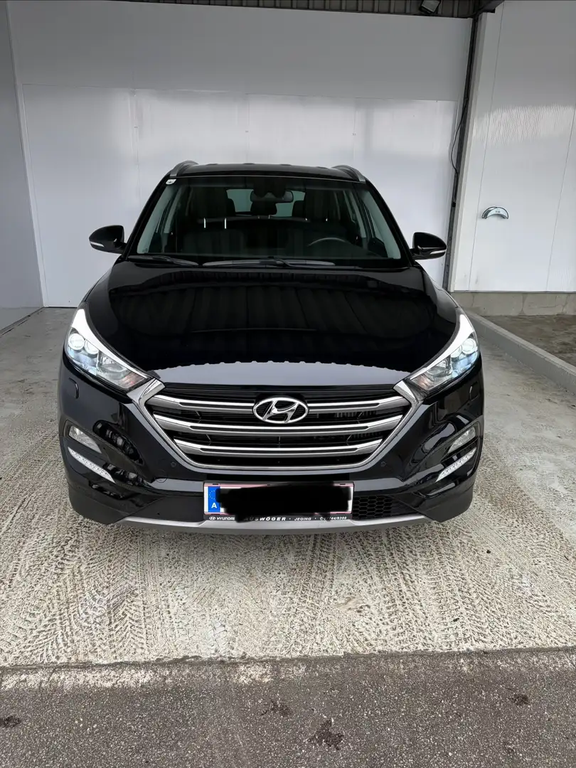 Hyundai TUCSON Tucson 2,0 CRDI 4WD Style Style Schwarz - 2