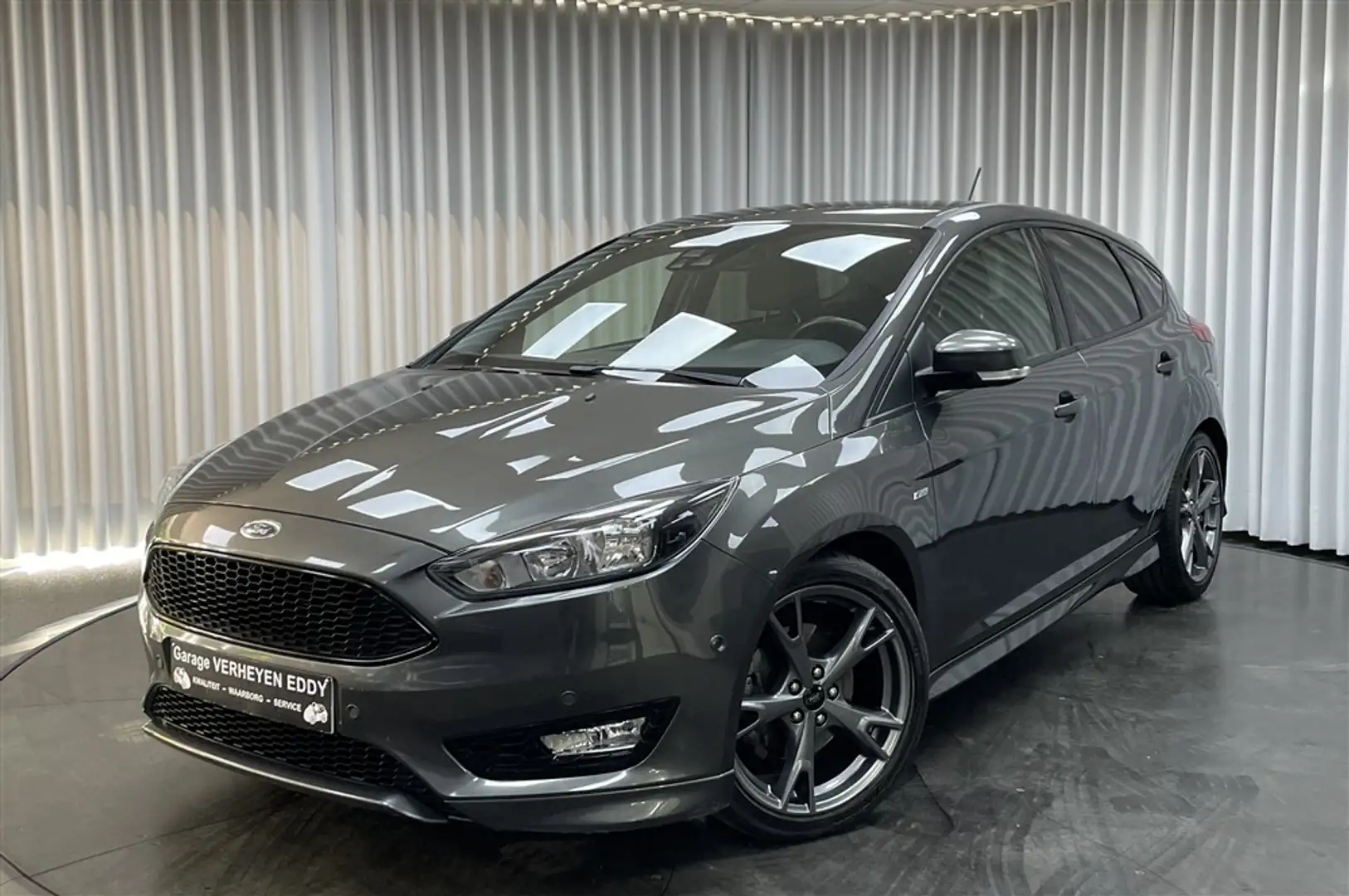 Ford Focus 1.5i EcoB. / ST-Line / Aut. / Navi / Cruise co ... Gris - 1