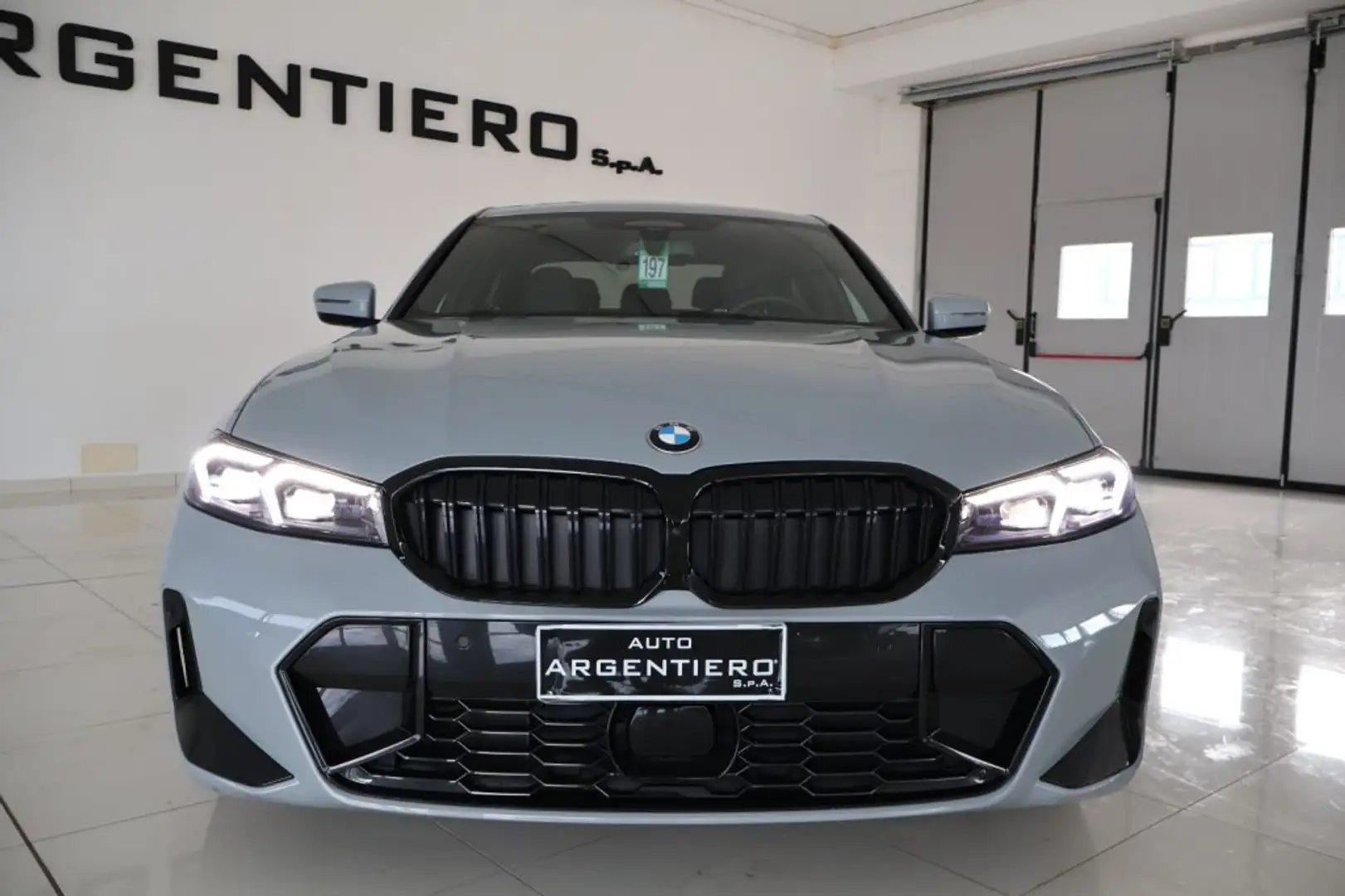 BMW 320 d 48V Msport Pro cerchi 19 Pinze Rosse Gris - 2