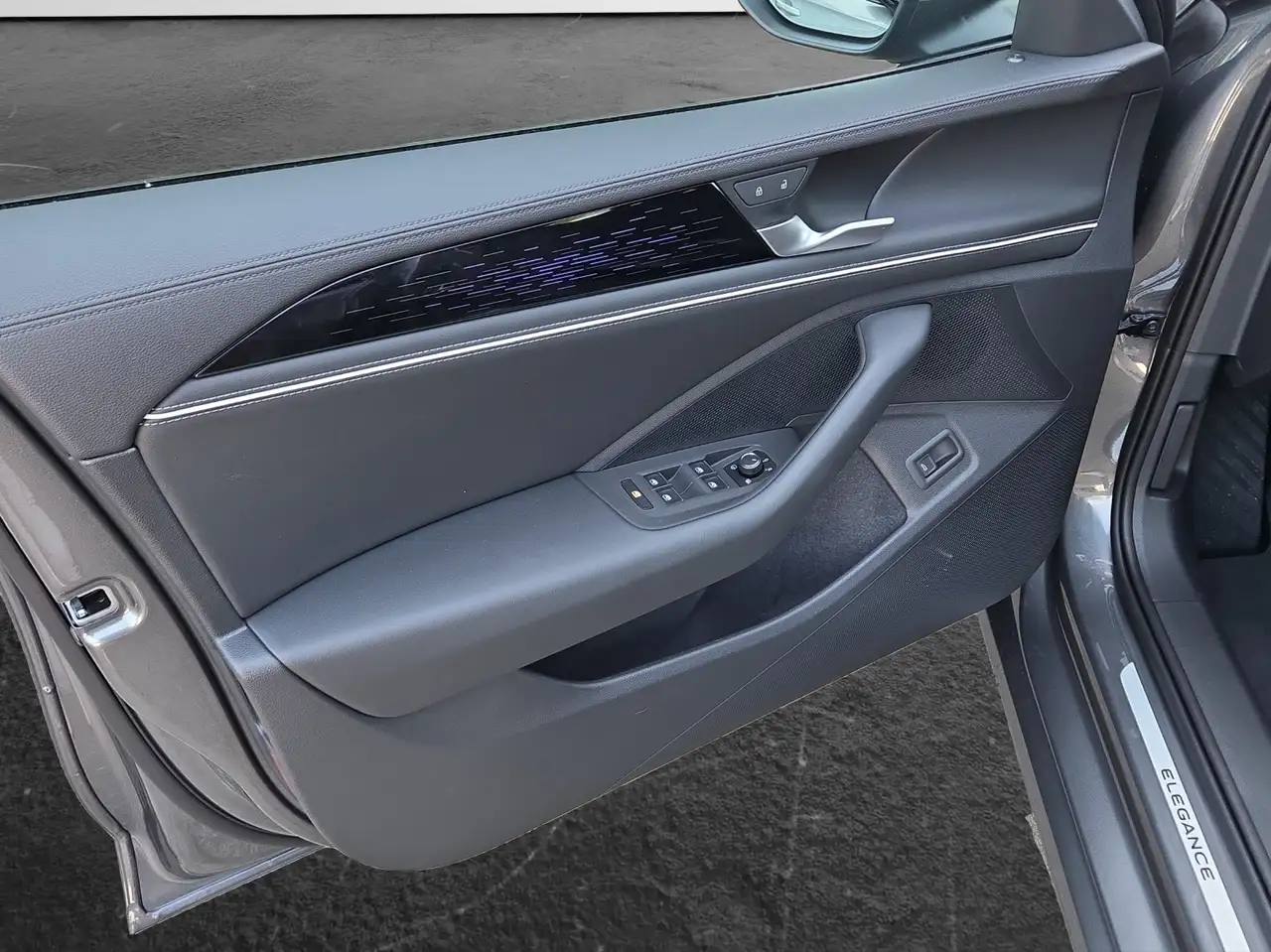 Volkswagen Passat Variant 1.5 eTSI DSG Elegance 7