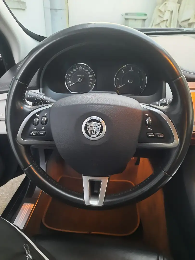 Jaguar XF 2.2 Diesel 163CV. Le moteur fonctionne à 100% - 2