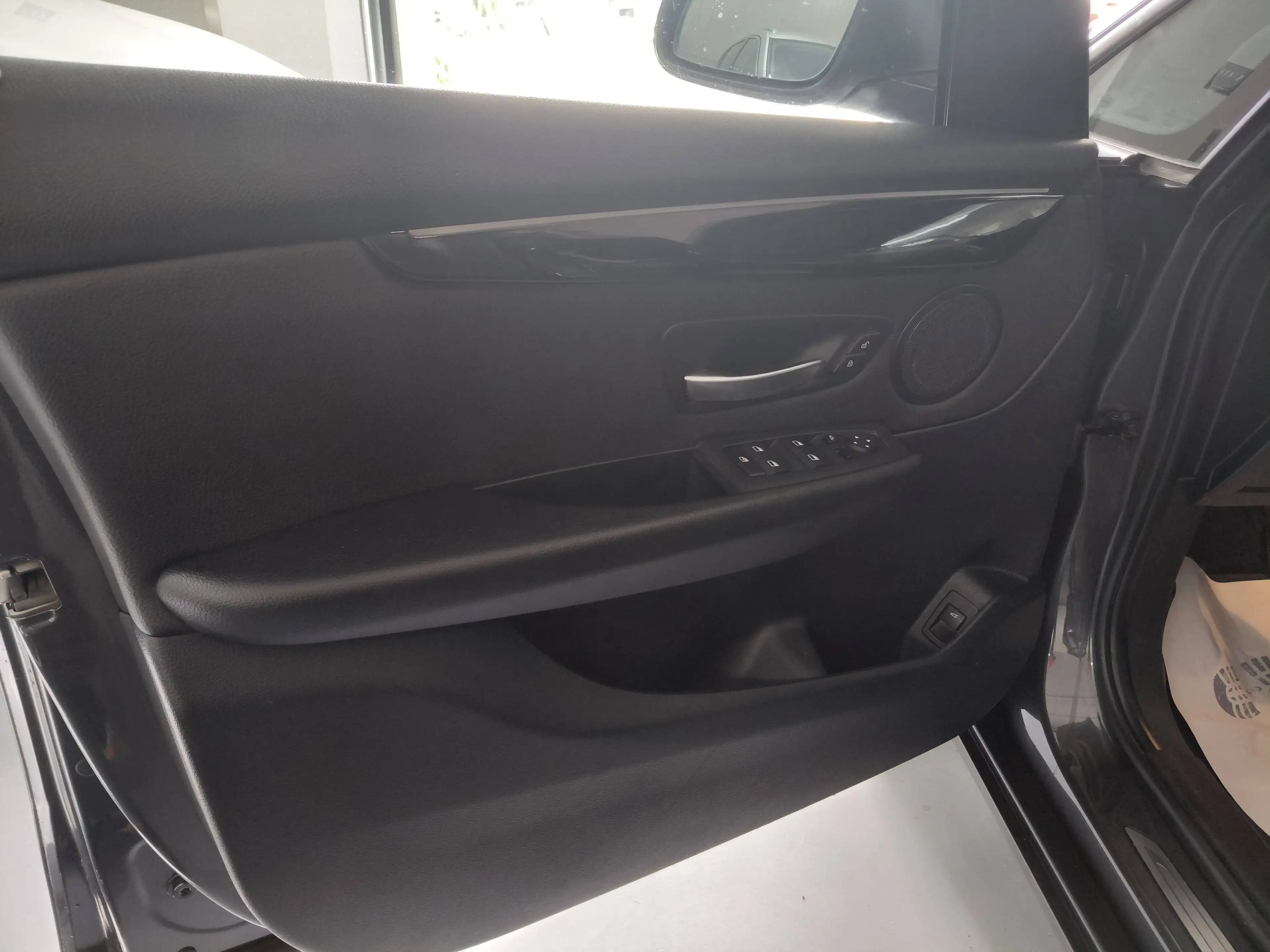 BMW 216 216 d Sport Line * LED, AHK, Kamera, Sportsitze, usw...* — photo 13