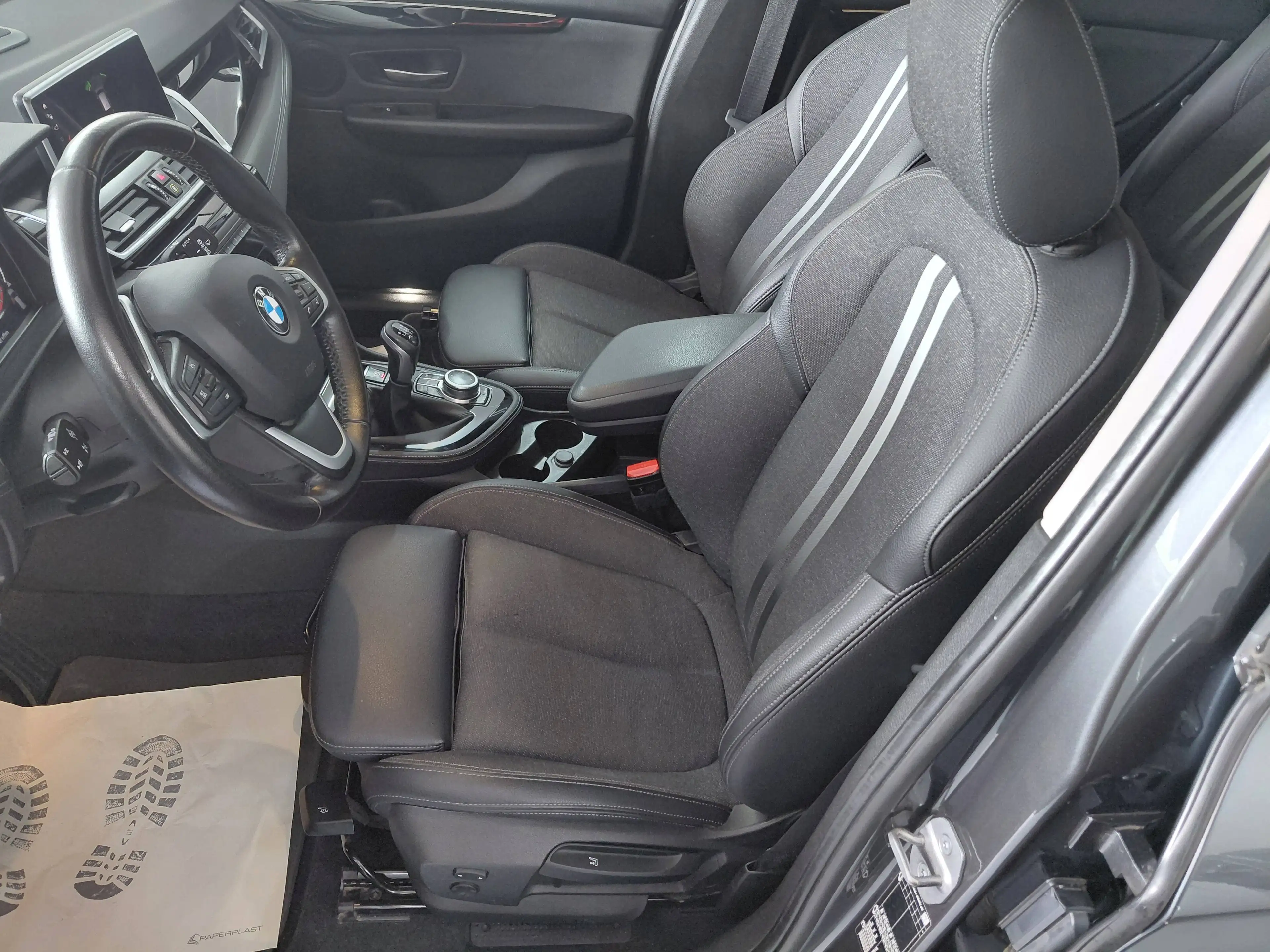BMW 216 216 d Sport Line * LED, AHK, Kamera, Sportsitze, usw...* — photo 11