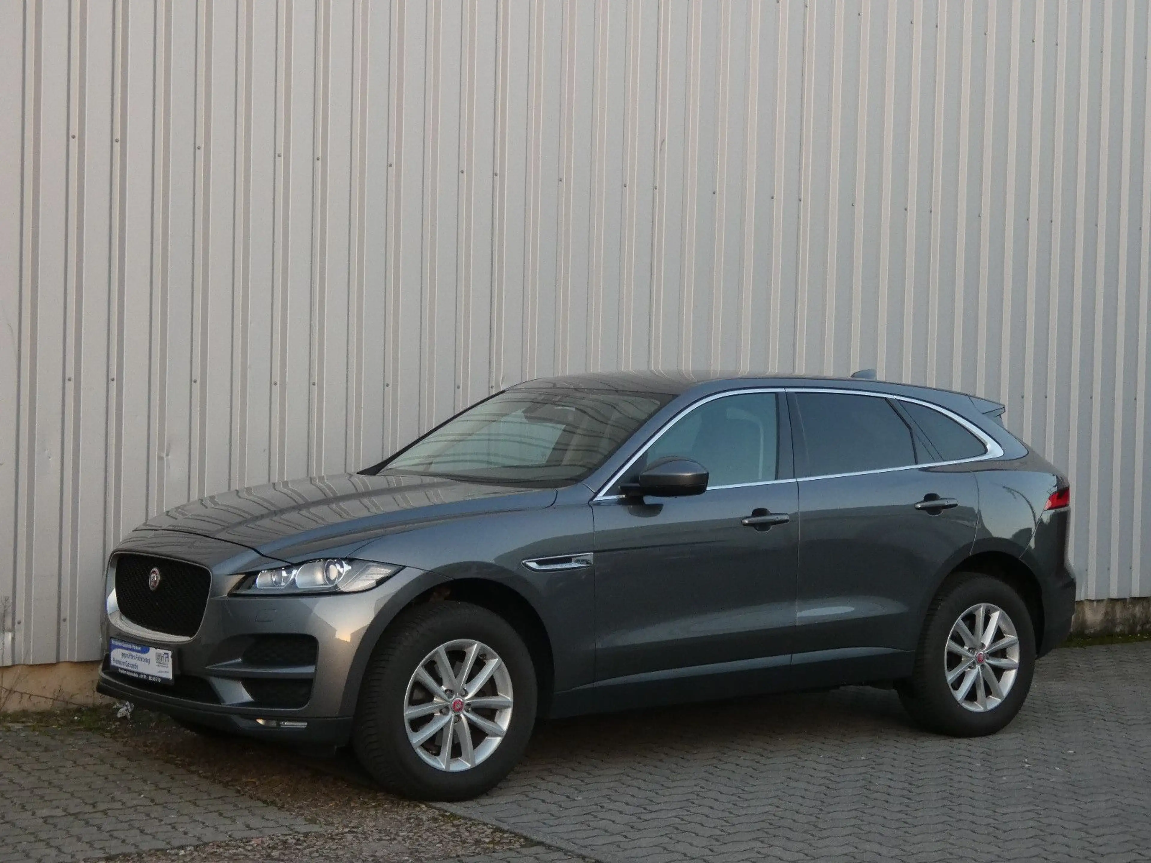 Jaguar F-Pace F-PACE Portfolio AWD-Motor Überholt — photo 3