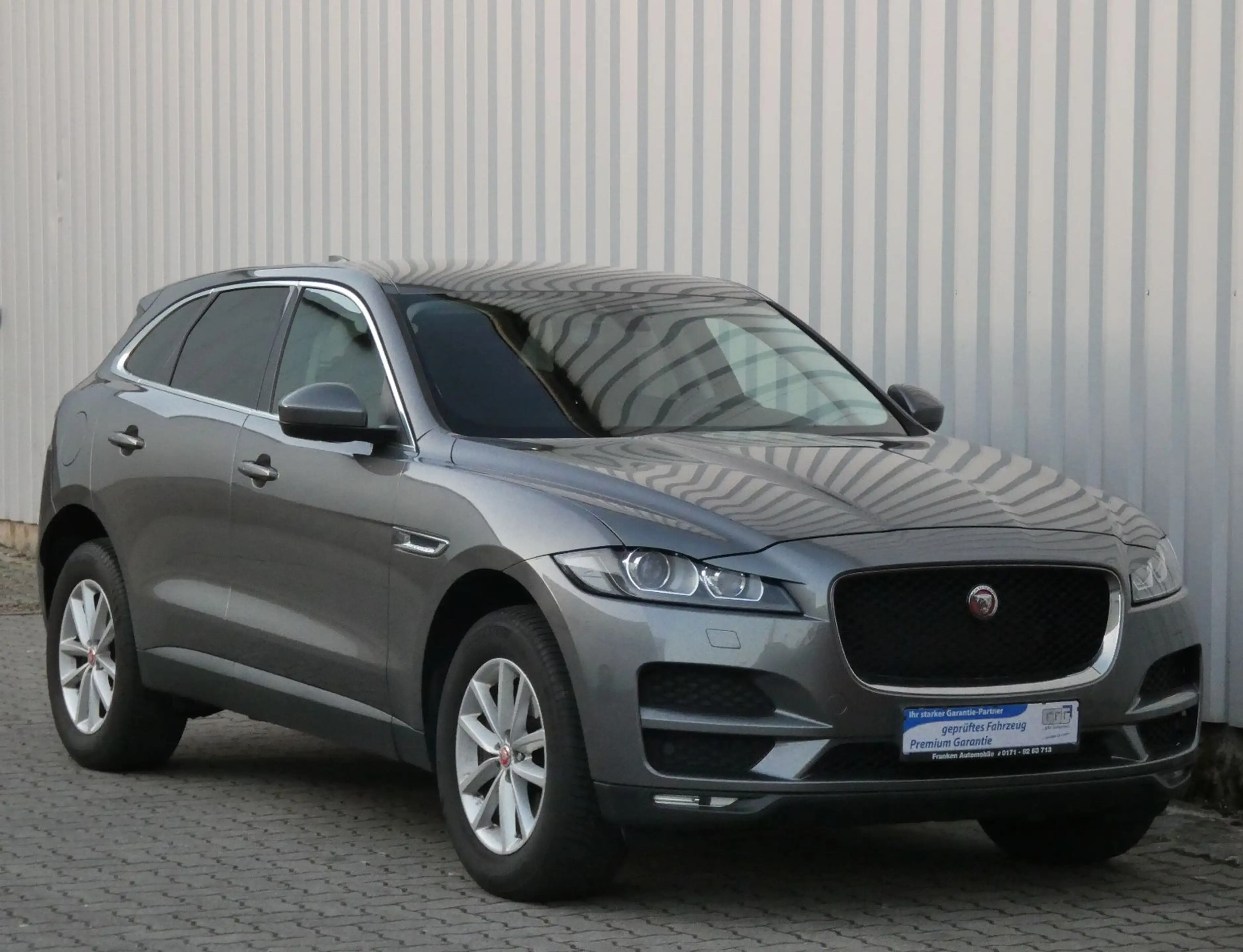 Jaguar F-Pace F-PACE Portfolio AWD-Motor Überholt — photo 15