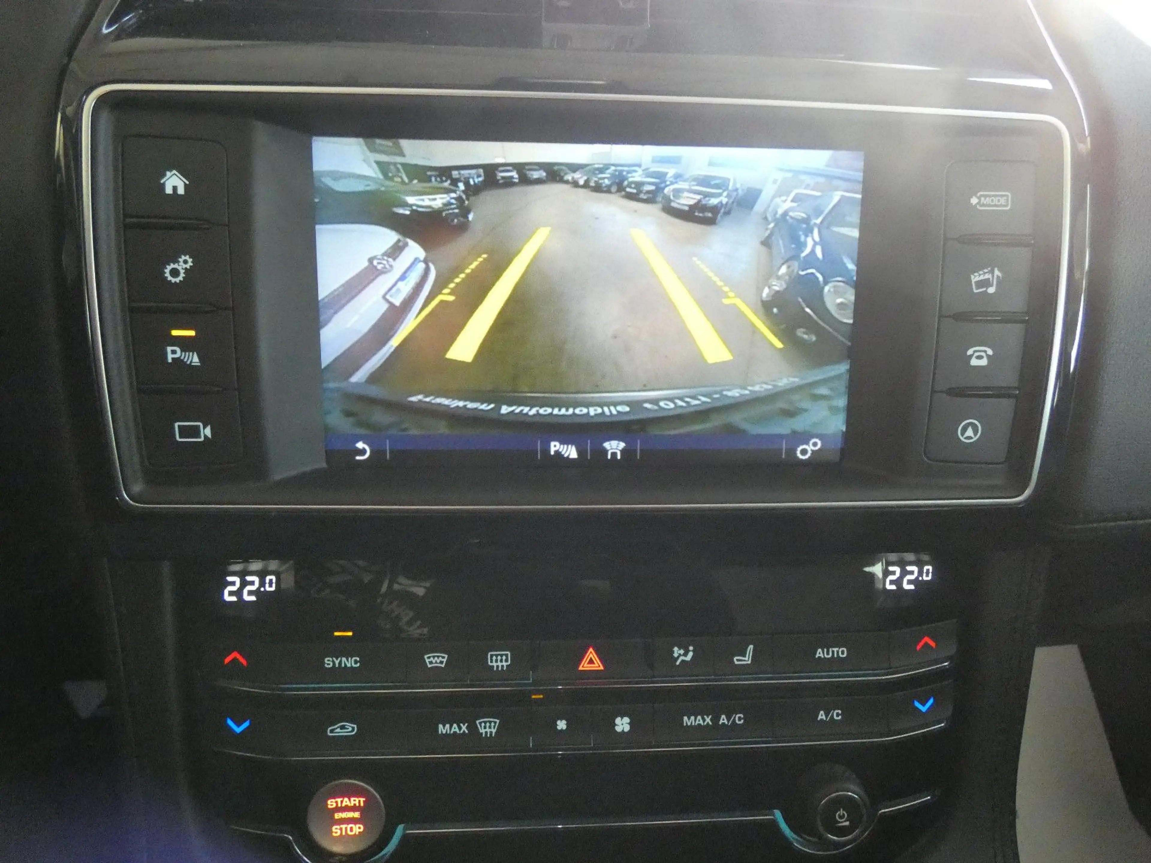 Jaguar F-Pace F-PACE Portfolio AWD-Motor Überholt — photo 8