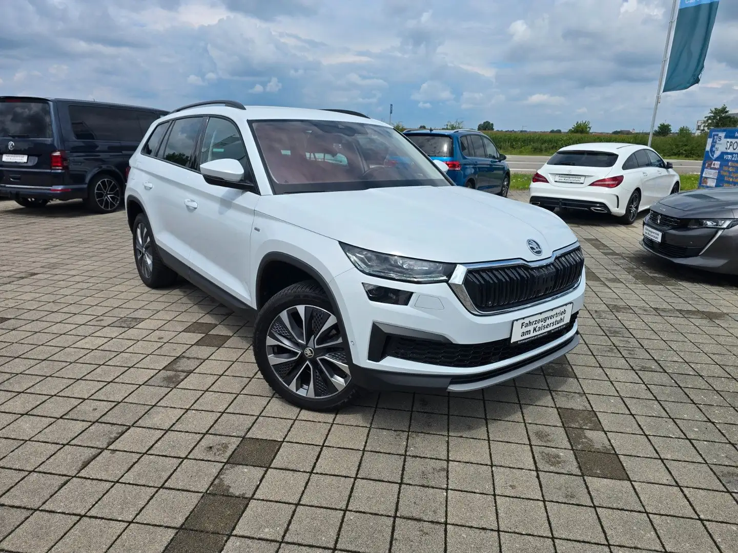 Skoda Kodiaq Tour DSG LED ACC AHK NAVI 4xSHZ Weiß - 2