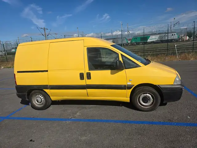 2006 Citroen Jumpy in Yellow for sale
