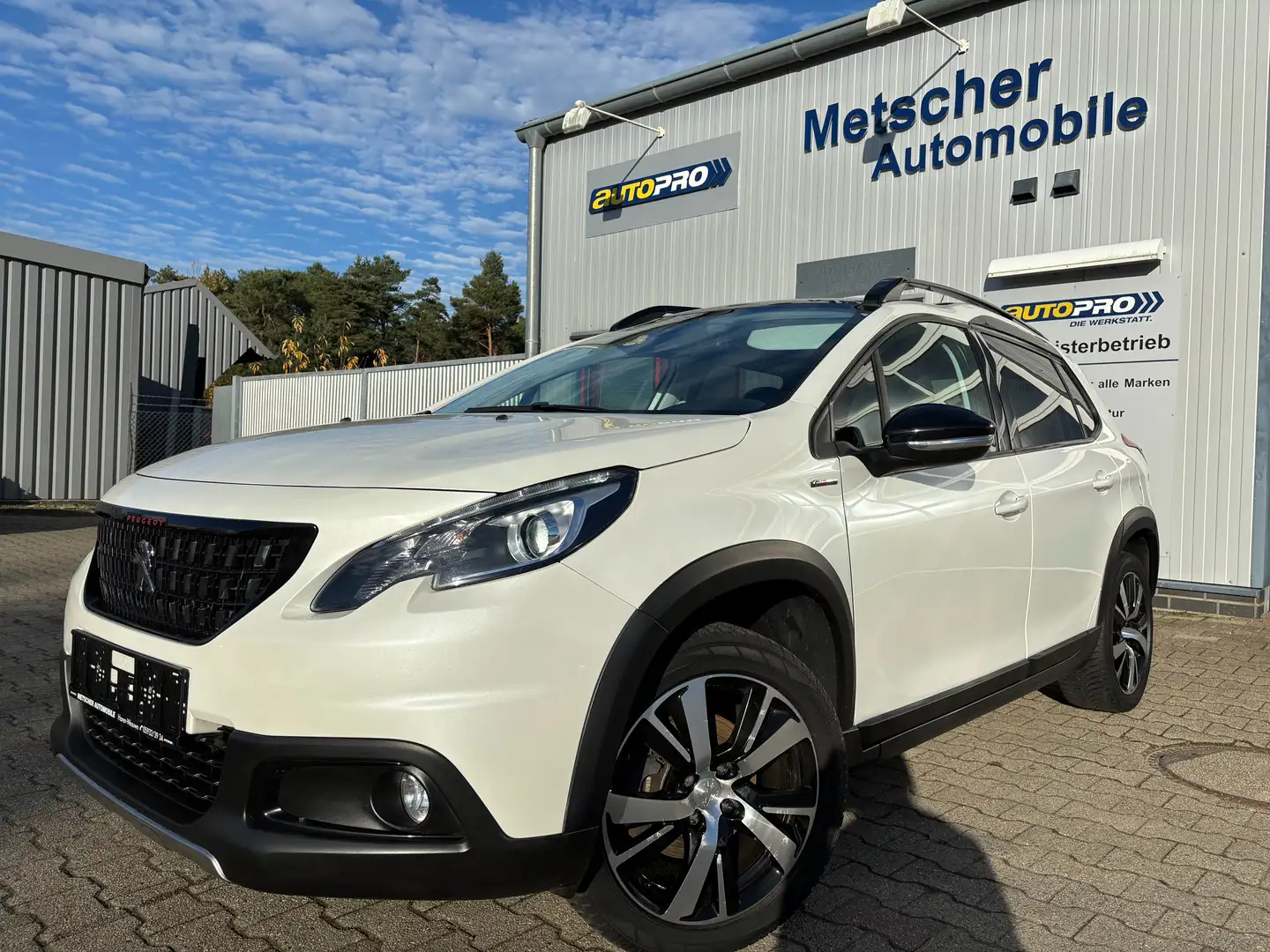 Peugeot 2008 Allure GT-Line *Panorama*AHK*Navi*Kamera*SHZ* Blanc - 1