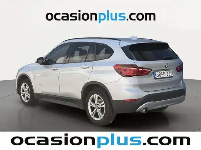 BMW X1 view 3