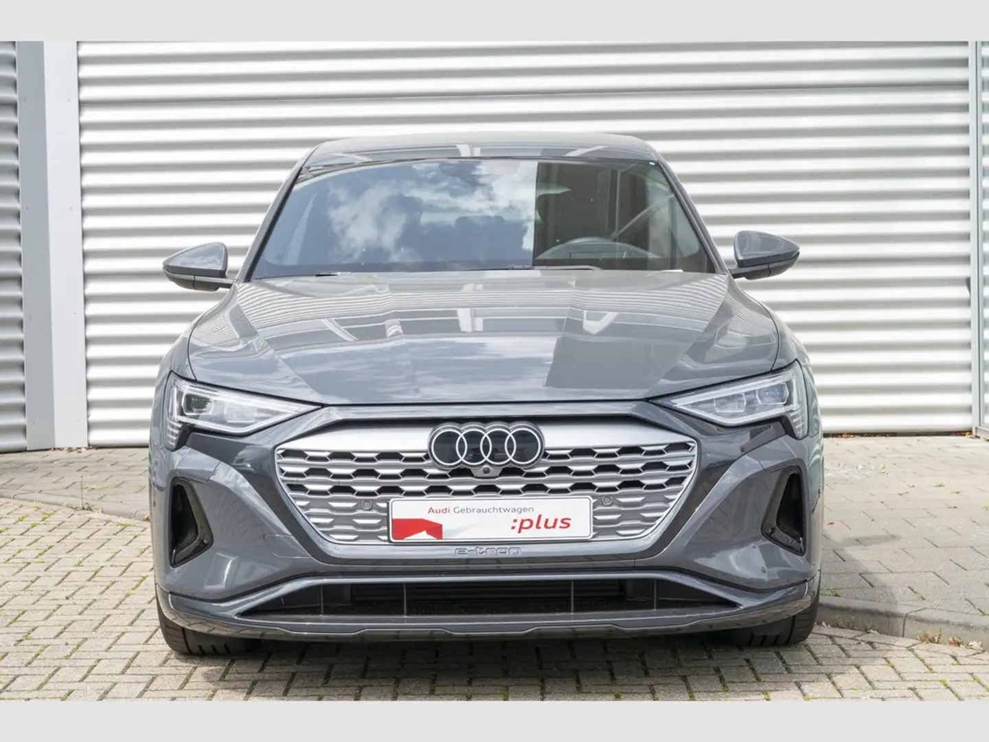 Audi Q8 SB e-tron 55 advanced Matrix/HuD/Air/AHK Grau - 2