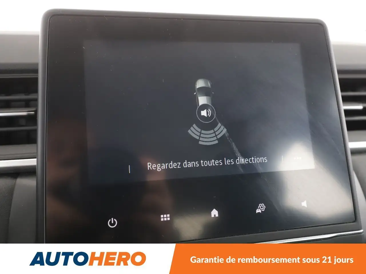 Renault Captur — photo 24