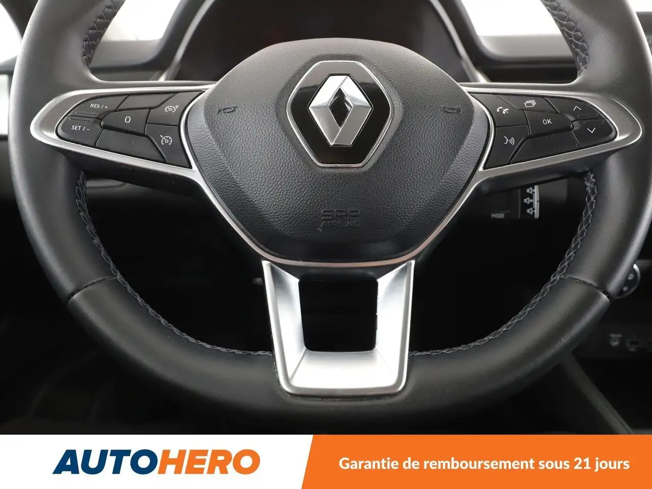 Renault Captur — photo 19
