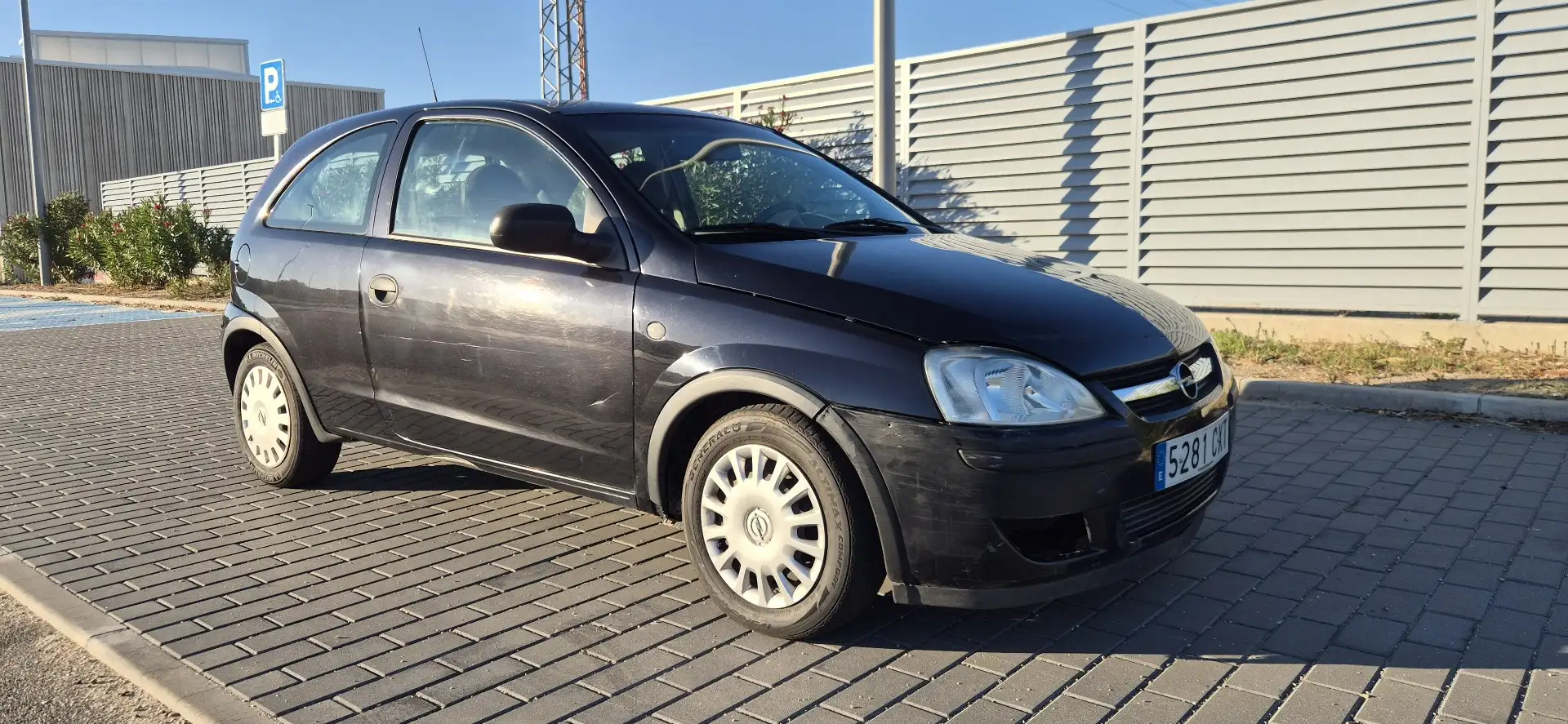 Opel Corsa 1.2 16v Essentia - 2