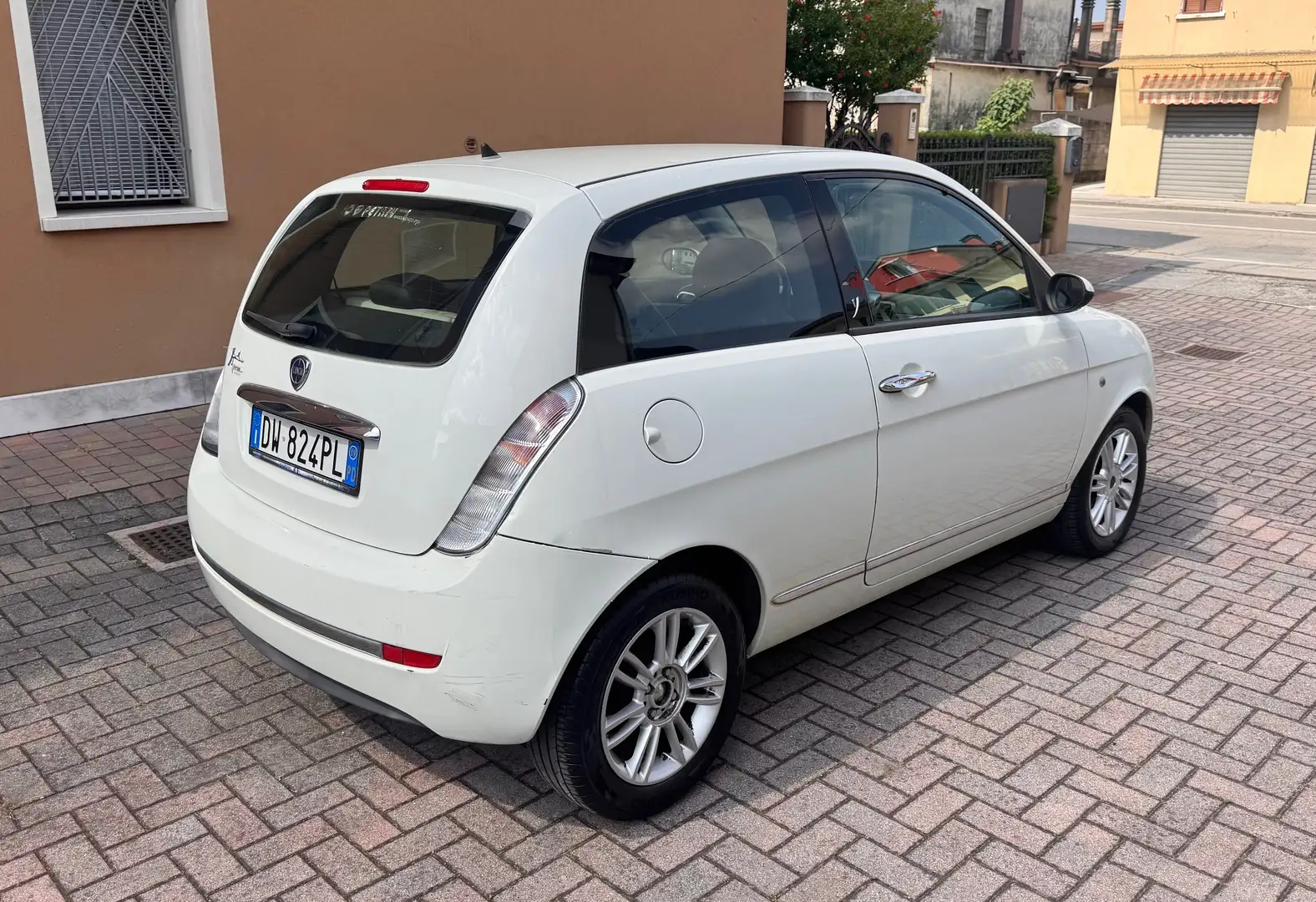Lancia Ypsilon 1.2 8v Platino Blanc - 2