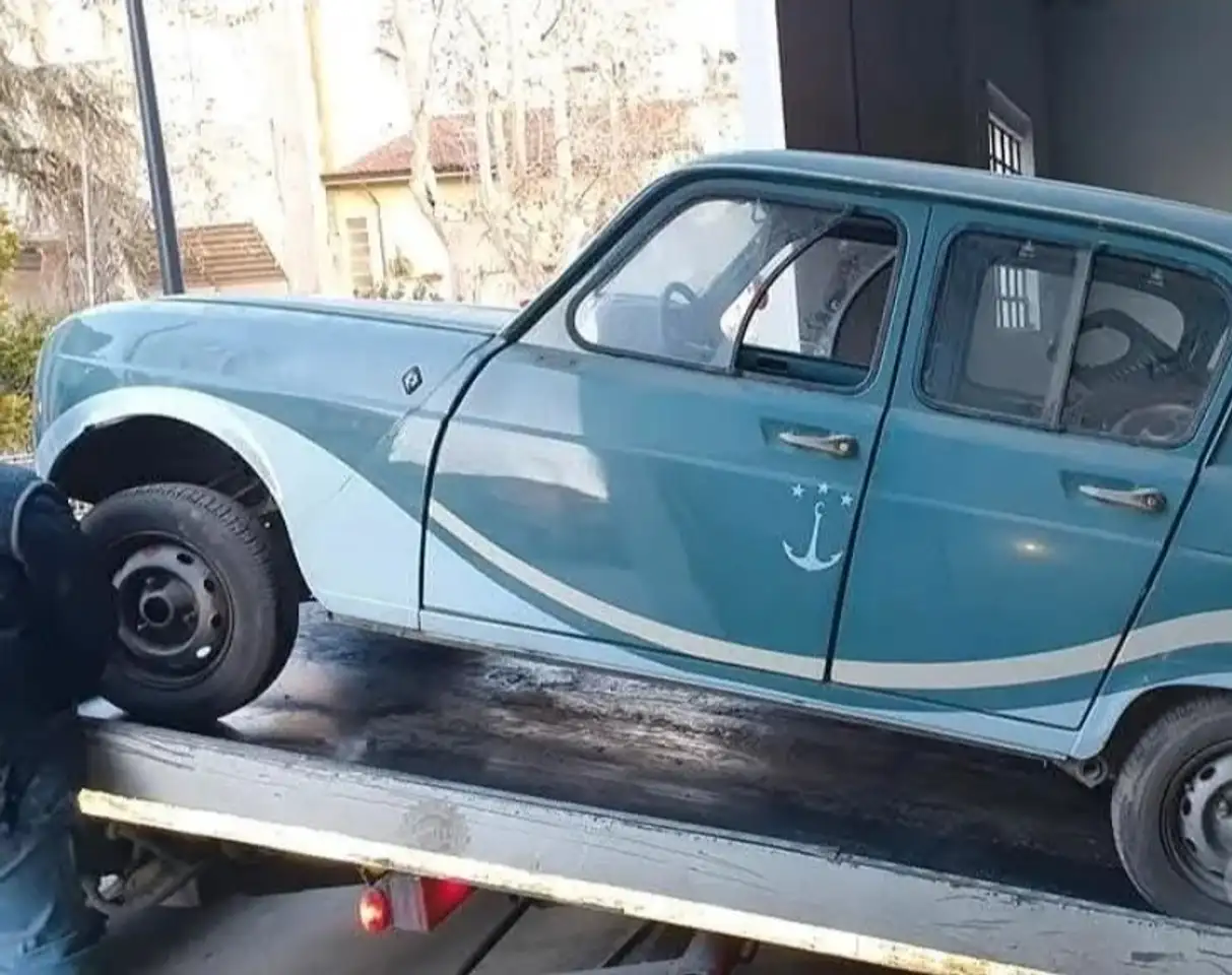 Renault R 4 R4 5p 956 demolita per ricambi, foto 1