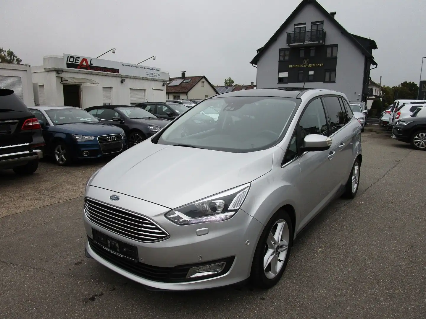 Ford Grand C-Max Grand C-MAX 1.5 *7-SITZE*NAVI*XEN*KAMERA*PANORAM Silber - 1