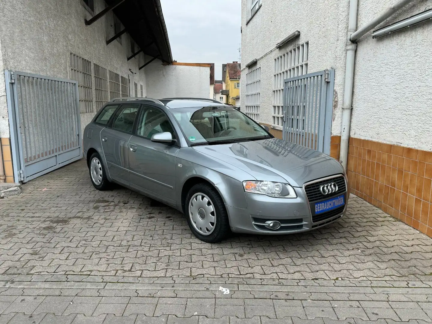 Audi A4 Avant 2.0*Automatik*Navi*PDC*2.Hd*TüV Gris - 1