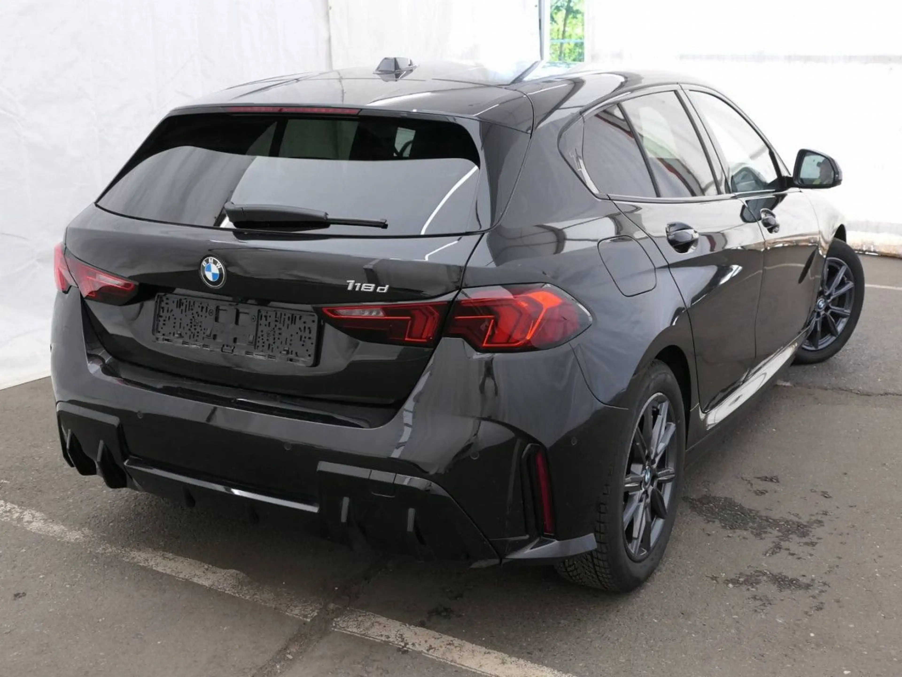 BMW 118 d M Sport ACC HUD Iconic SurView LiveProf.19" — photo 5