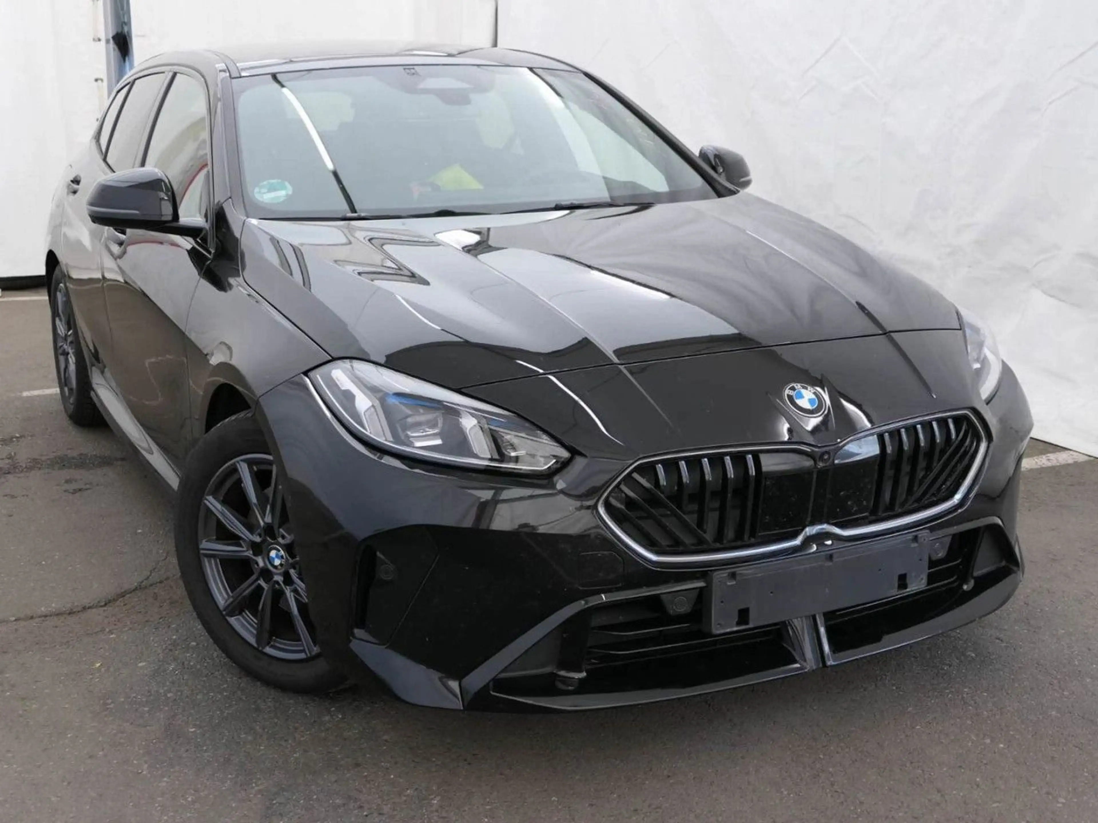 BMW 118 d M Sport ACC HUD Iconic SurView LiveProf.19" — photo 3