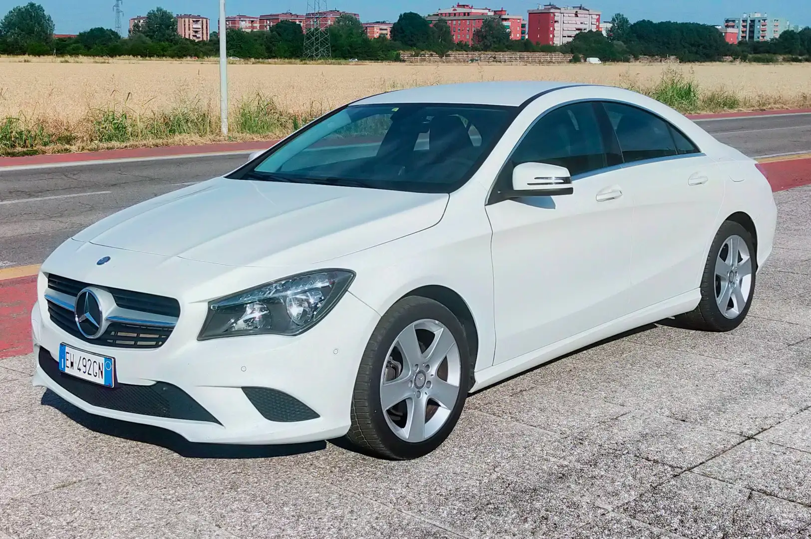 Mercedes-Benz CLA 180 CLA - C180  Premium Bianco - 2