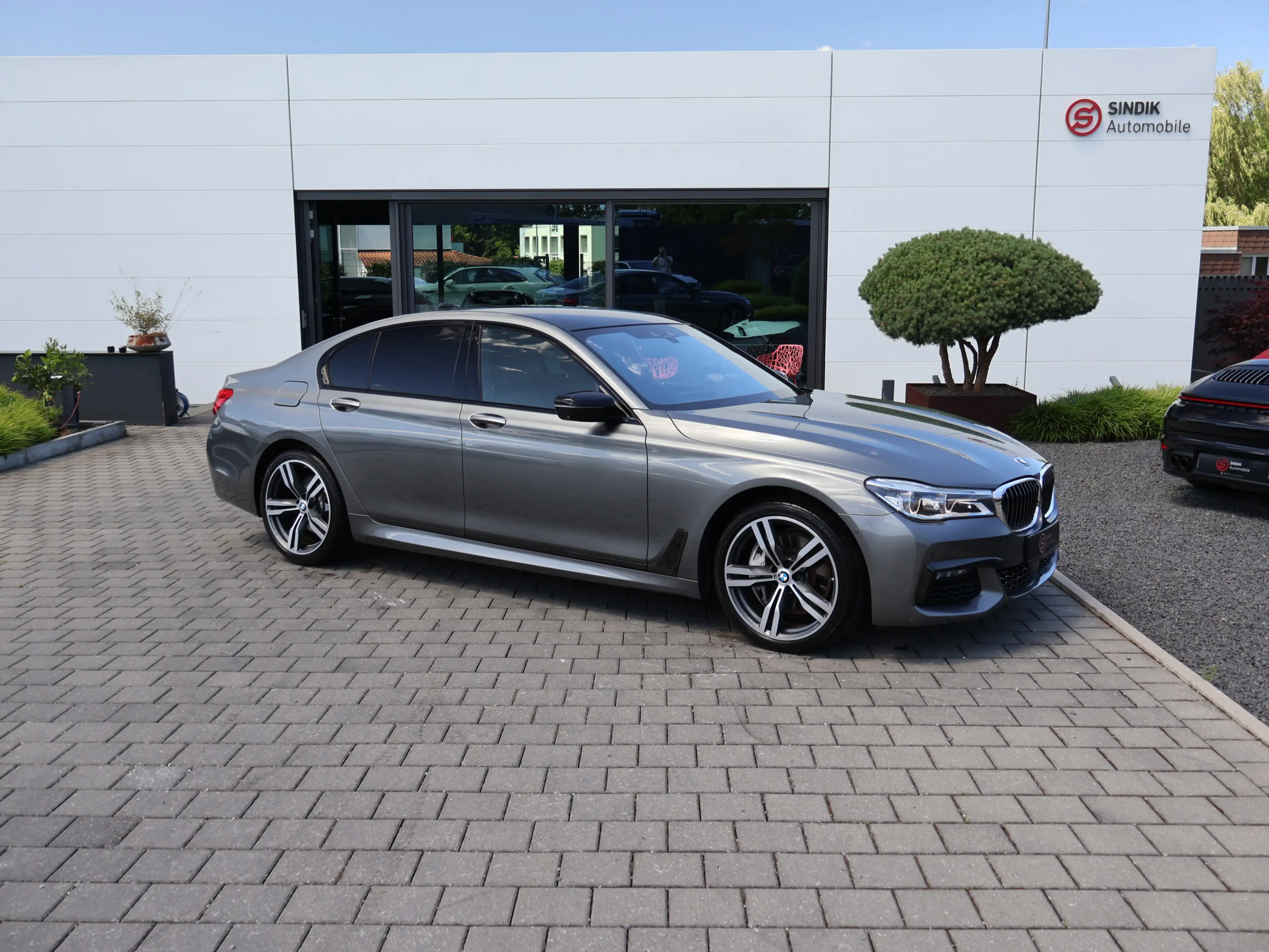 BMW 750 d xDrive M Sport-Massage-IntegralLenkung-LED — photo 2