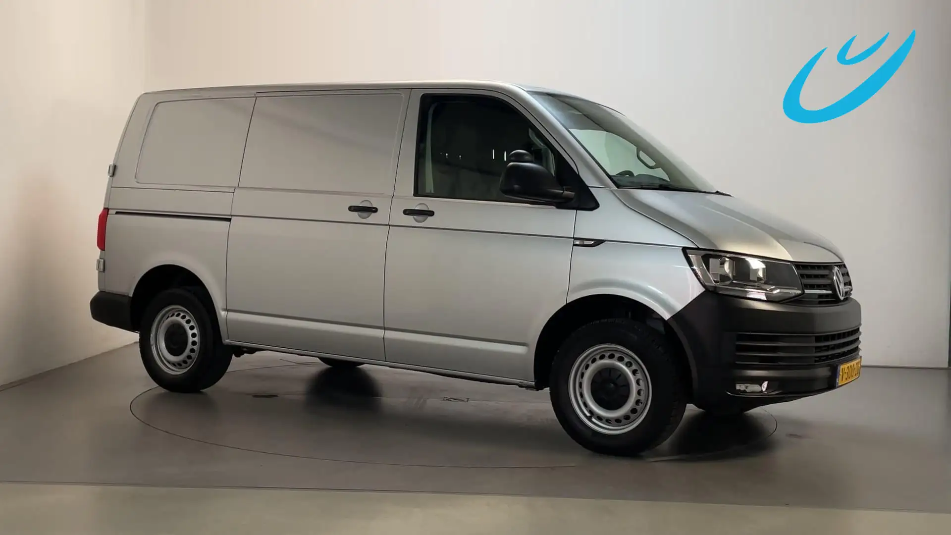 Volkswagen Transporter 2.0 TDI 102pk L1H1 3-zits Navigatie Parkeersensore Zilver - 1