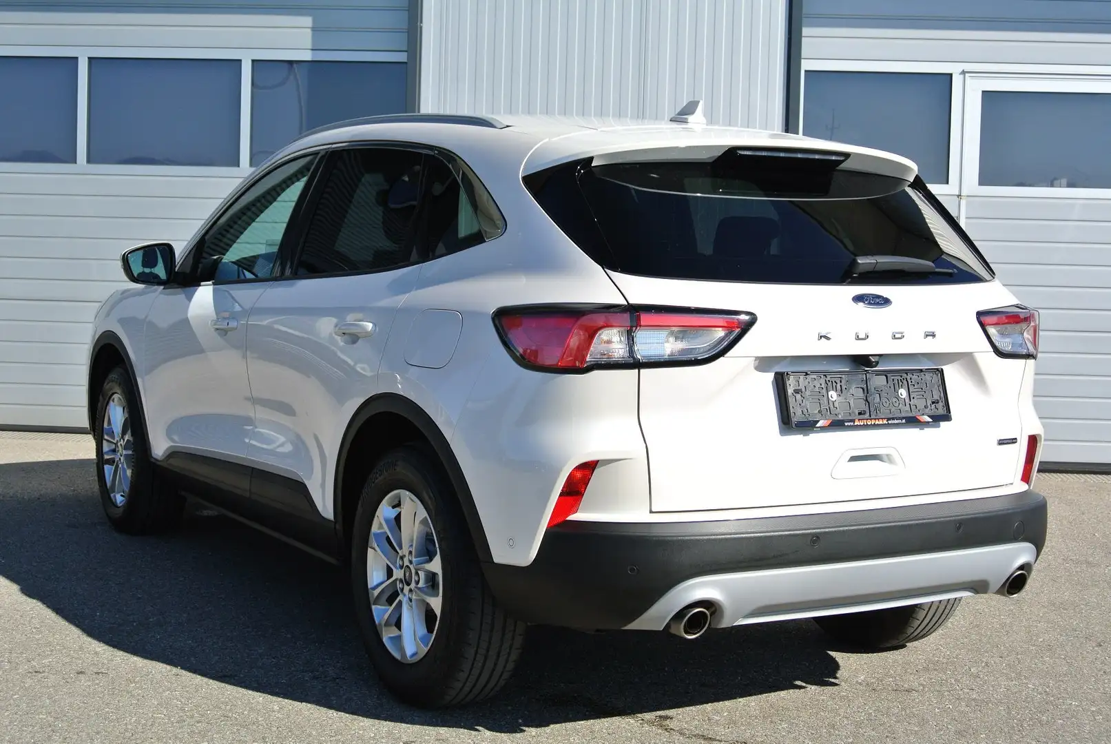 Ford Kuga 2,5 Duratec FHEV AWD Aut. Titanium ** Winterpaket Blanc - 2