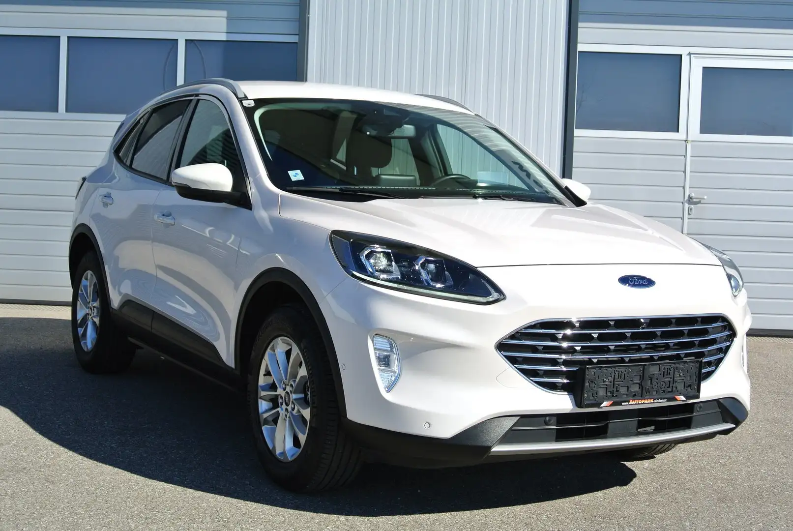 Ford Kuga 2,5 Duratec FHEV AWD Aut. Titanium ** Winterpaket Blanc - 1