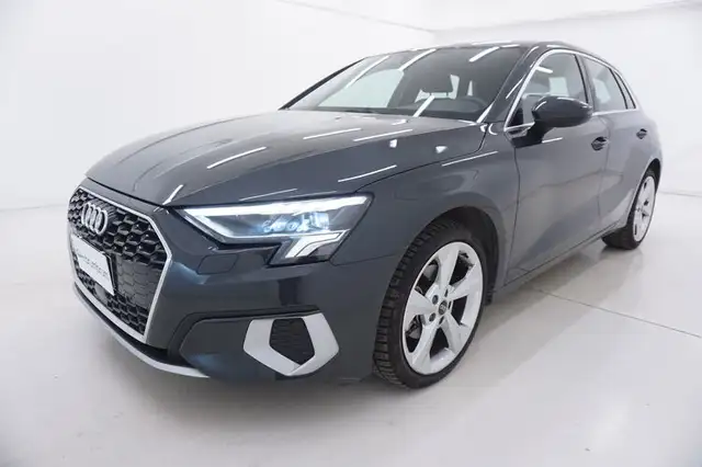 Audi A3 view 9