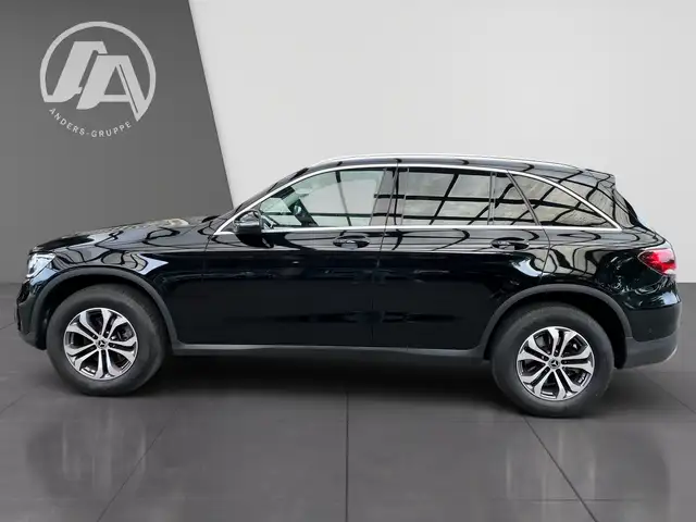 Mercedes-Benz GLC view 4