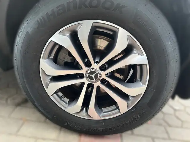 Mercedes-Benz GLC view 6