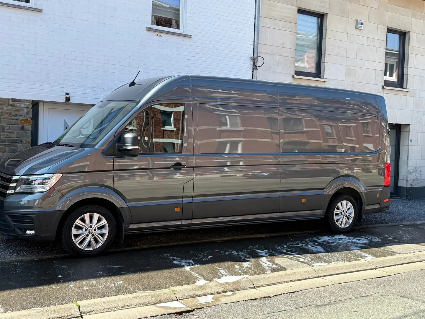 Volkswagen Crafter 2.0 CR Bi-TDi (EU6) Grijs - 2